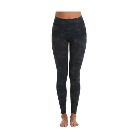 Spanx Look at Me Now Seamless Leggings Shapewear Camo Smoothing Size Medium - Picture 1 of 9
